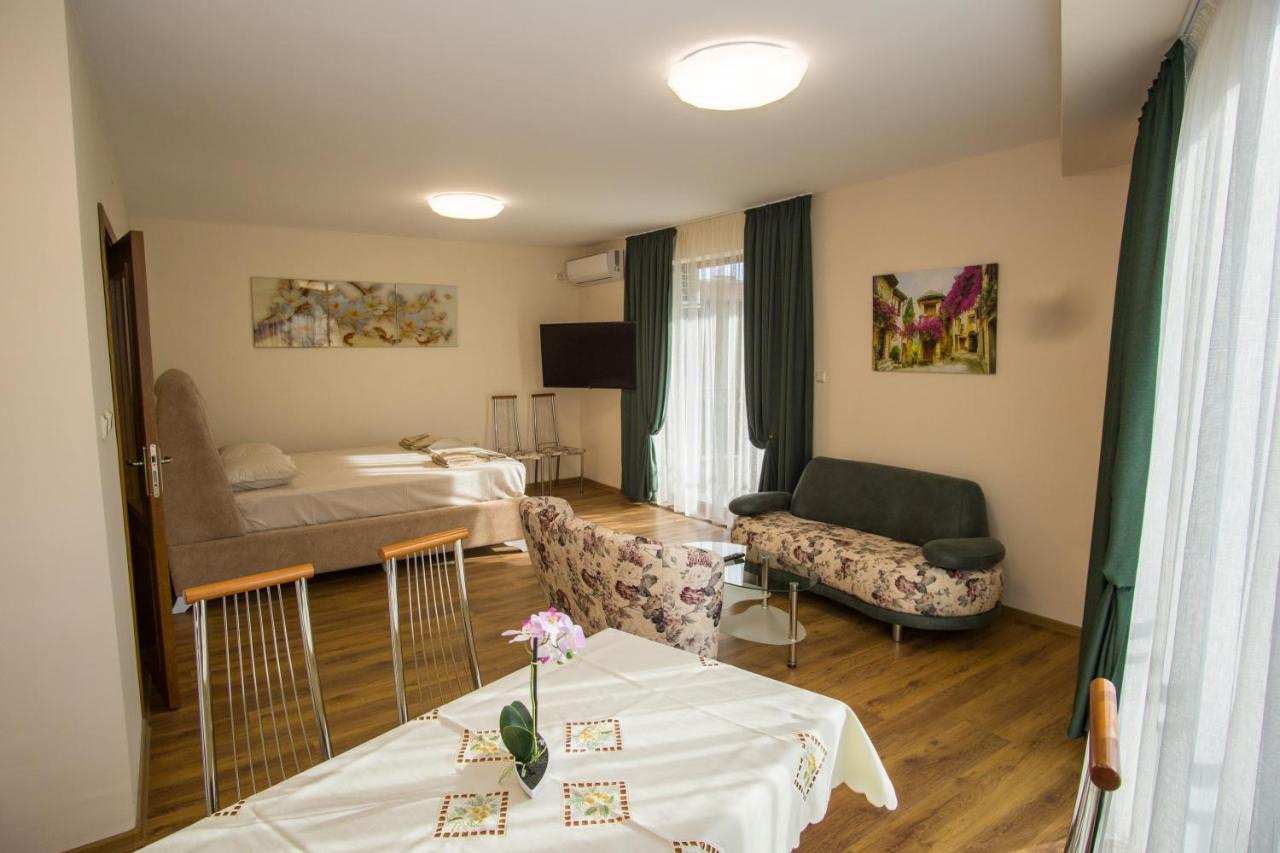 Guest Apartments Stela Tsarevo Eksteriør billede