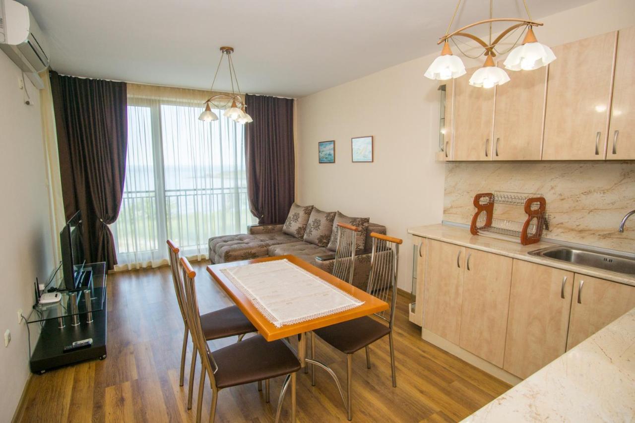 Guest Apartments Stela Tsarevo Eksteriør billede